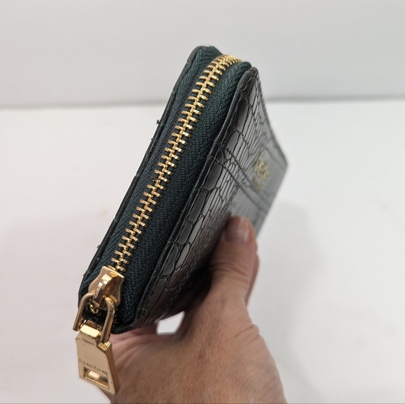 Bebe Evelyn Croco Zip Around Green Gold Wallet Wristlet Clutch - Picture 2 of 10